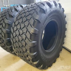 305/55R22.5 Tire