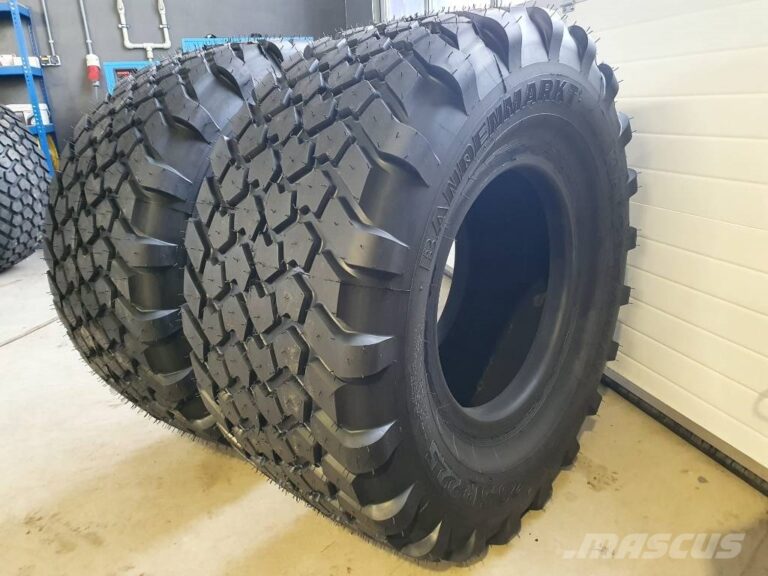 305/55R22.5 Tire